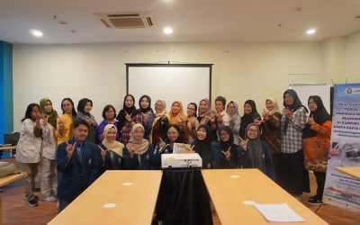 Kelompok Mahasiswa SDGs Program Studi Informasi dan Humas SV UNDIP Gelar Pelatihan Fotografi Untuk UMKM Kampung Tematik Hasta Karya Semarang